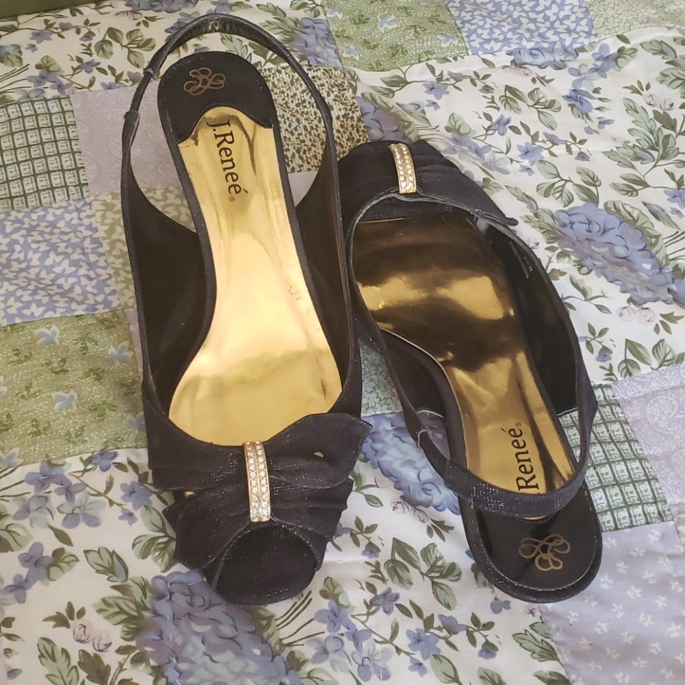 Black dress shoes